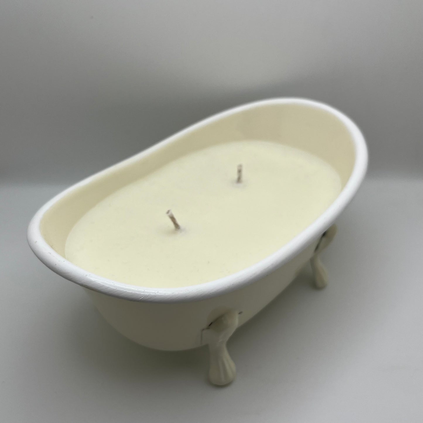 Lavender & Eucalyptus Scented Bath Tub